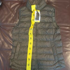 32 Degrees Women Quilted Puffer Vest in Black
